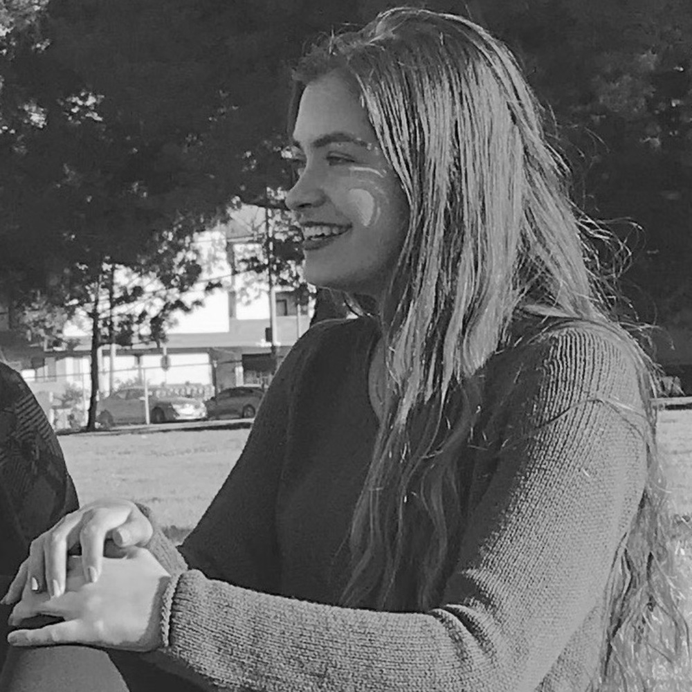 Meet your Posher, Olivia